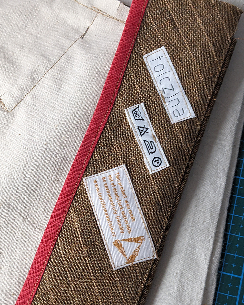 Detaily sukně Telamon Sukně Telamon detail zpracování